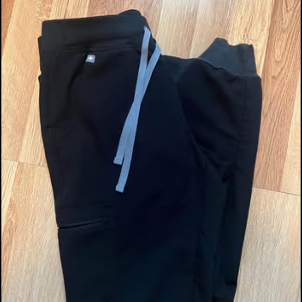 FIGS Zamora joggers